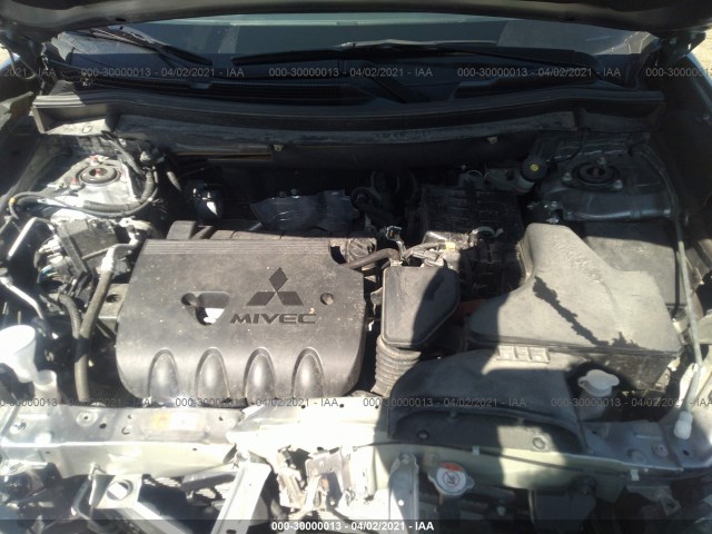 Photo 9 VIN: JA4AD2A33KZ016988 - MITSUBISHI OUTLANDER 