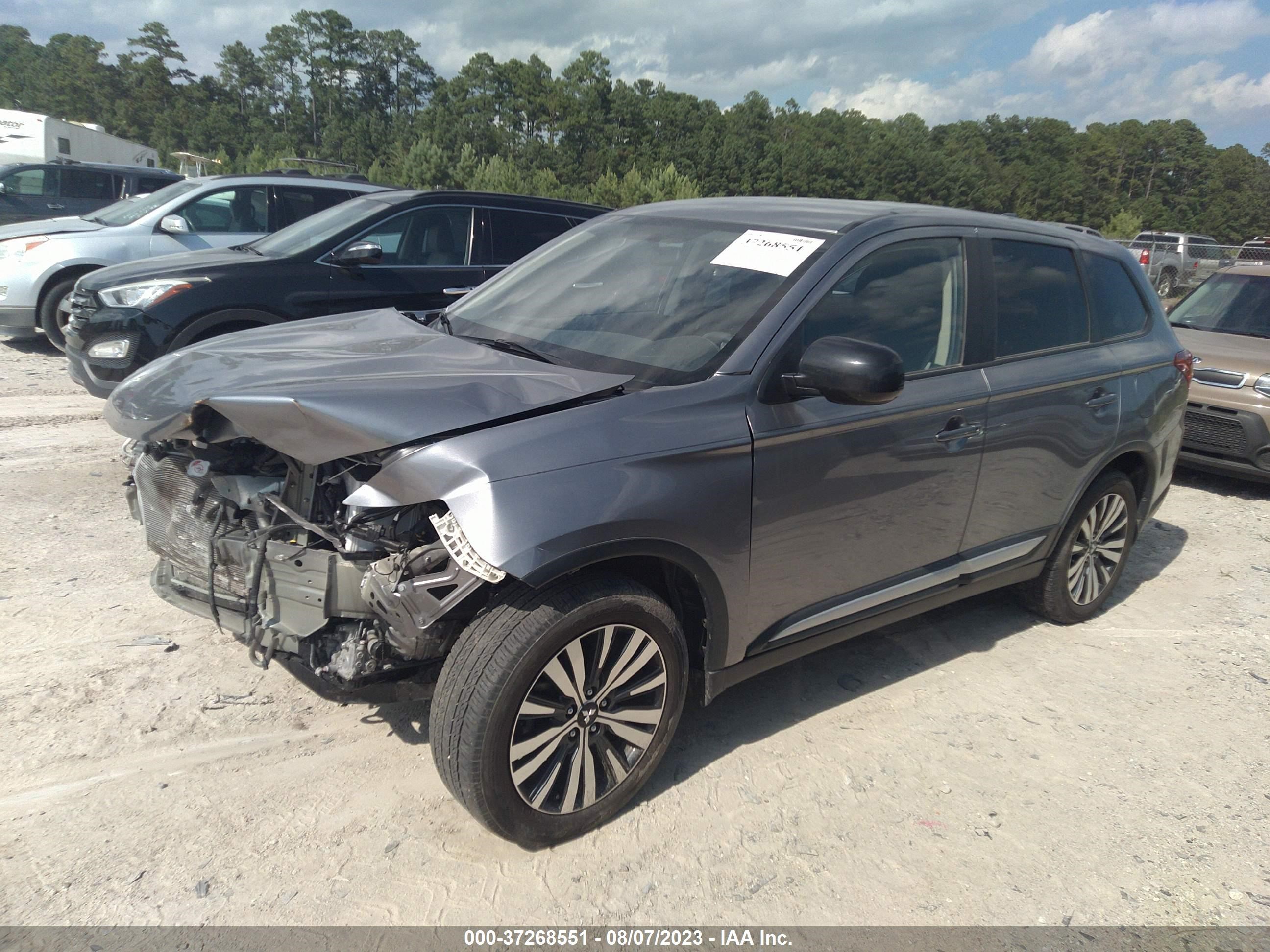 Photo 1 VIN: JA4AD2A33KZ022550 - MITSUBISHI OUTLANDER 