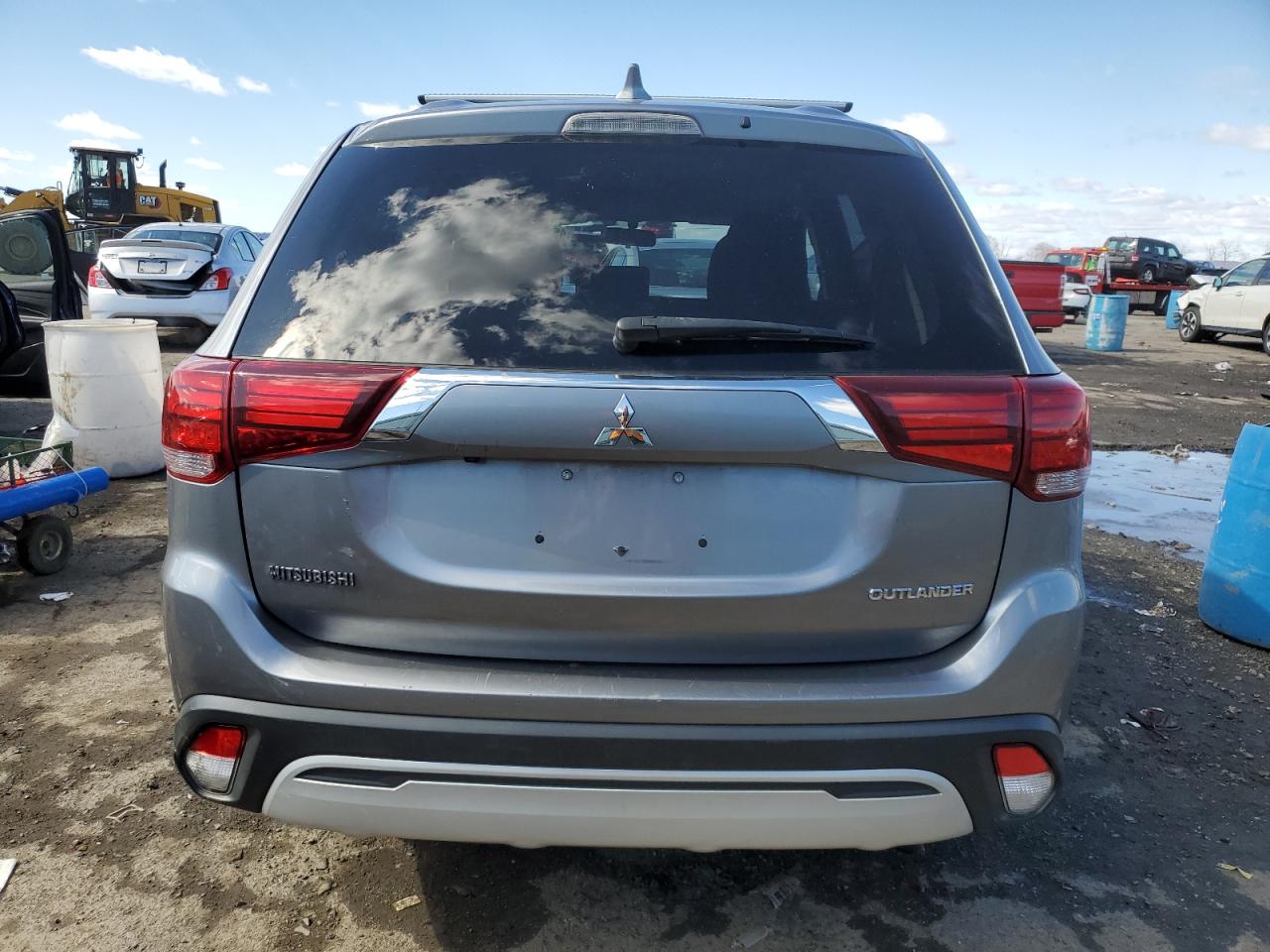 Photo 5 VIN: JA4AD2A33KZ047447 - MITSUBISHI OUTLANDER 