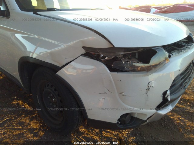 Photo 5 VIN: JA4AD2A34FZ006217 - MITSUBISHI OUTLANDER 