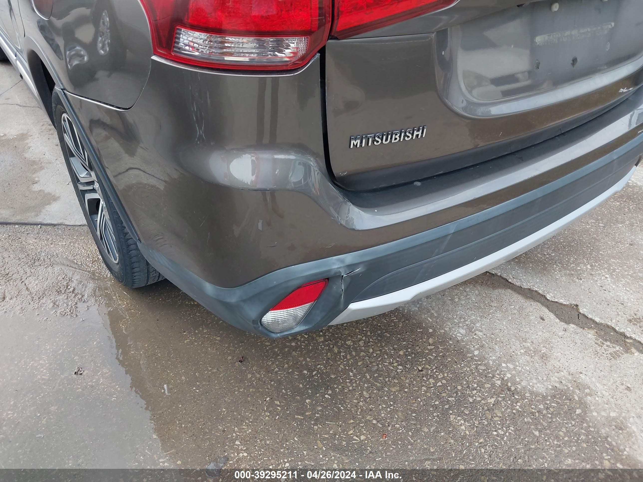 Photo 5 VIN: JA4AD2A34HZ019195 - MITSUBISHI OUTLANDER 