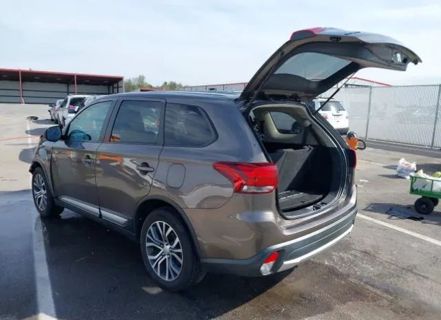 Photo 2 VIN: JA4AD2A34JZ026735 - MITSUBISHI OUTLANDER 