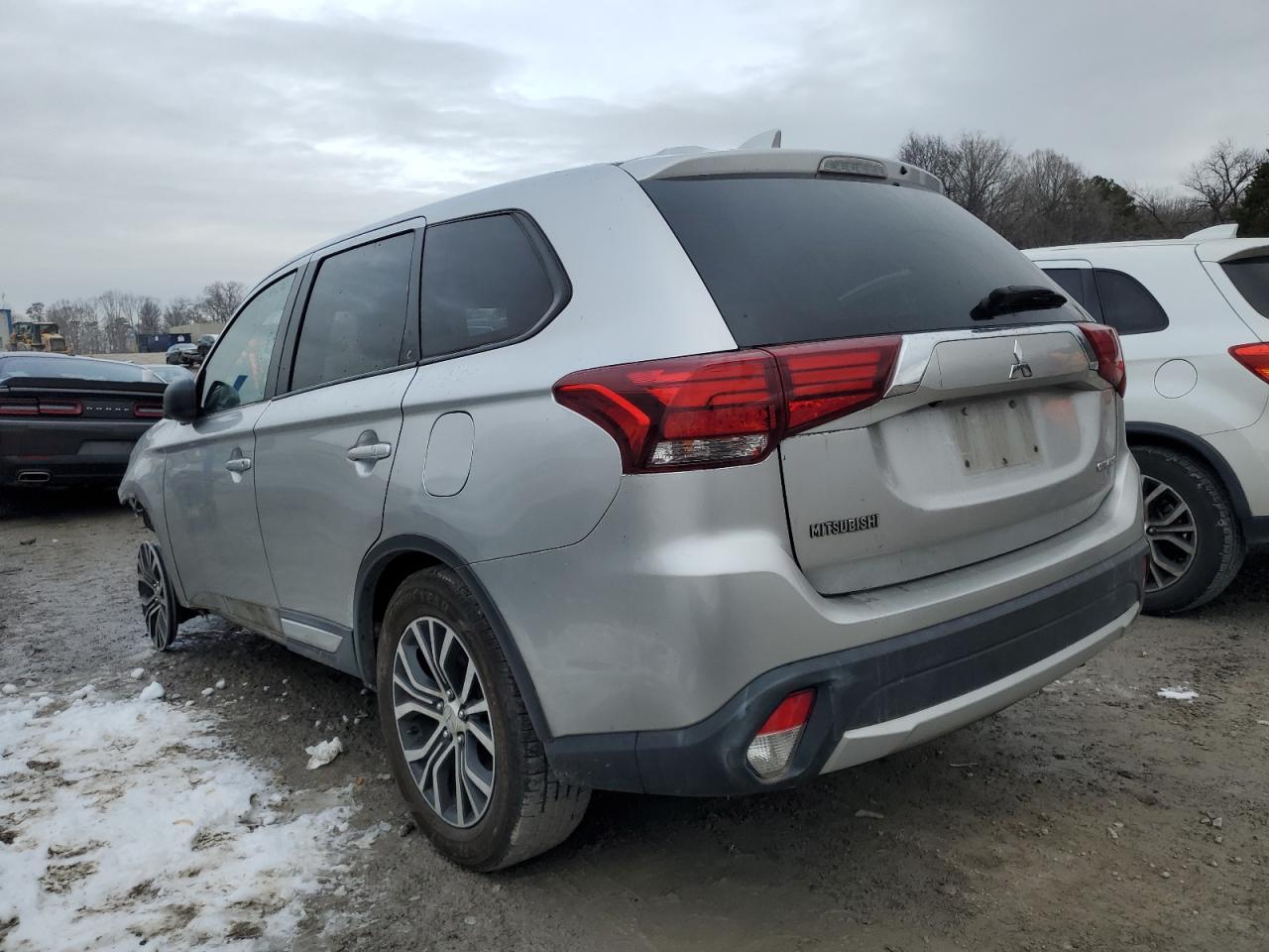 Photo 1 VIN: JA4AD2A34JZ038061 - MITSUBISHI OUTLANDER 