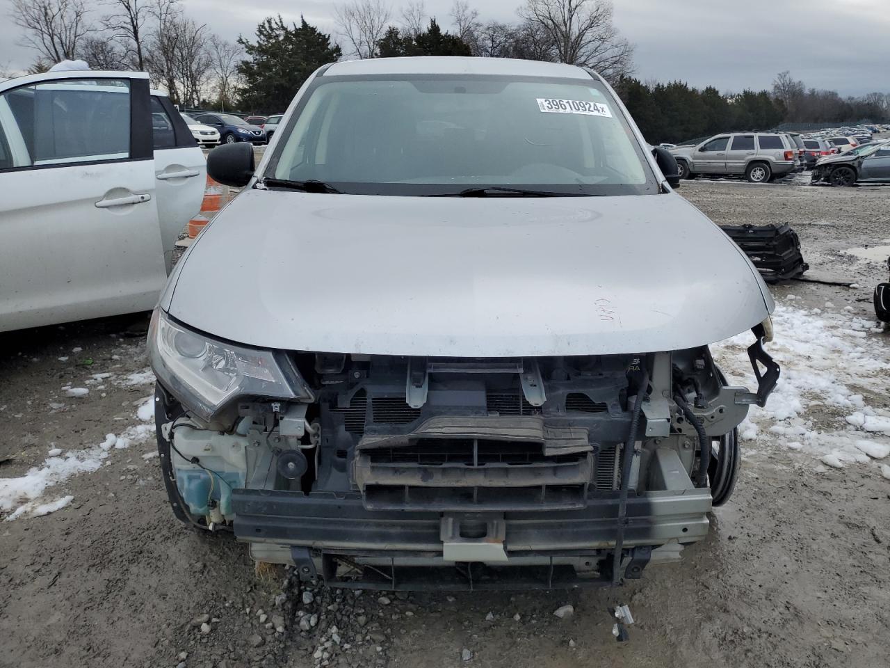 Photo 4 VIN: JA4AD2A34JZ038061 - MITSUBISHI OUTLANDER 