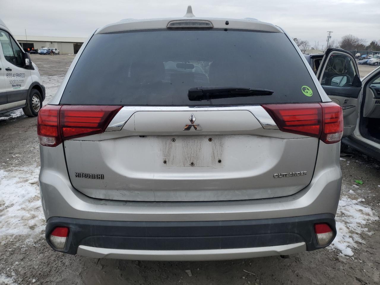 Photo 5 VIN: JA4AD2A34JZ038061 - MITSUBISHI OUTLANDER 