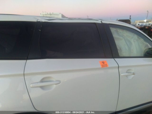 Photo 7 VIN: JA4AD2A34KZ006583 - MITSUBISHI OUTLANDER 