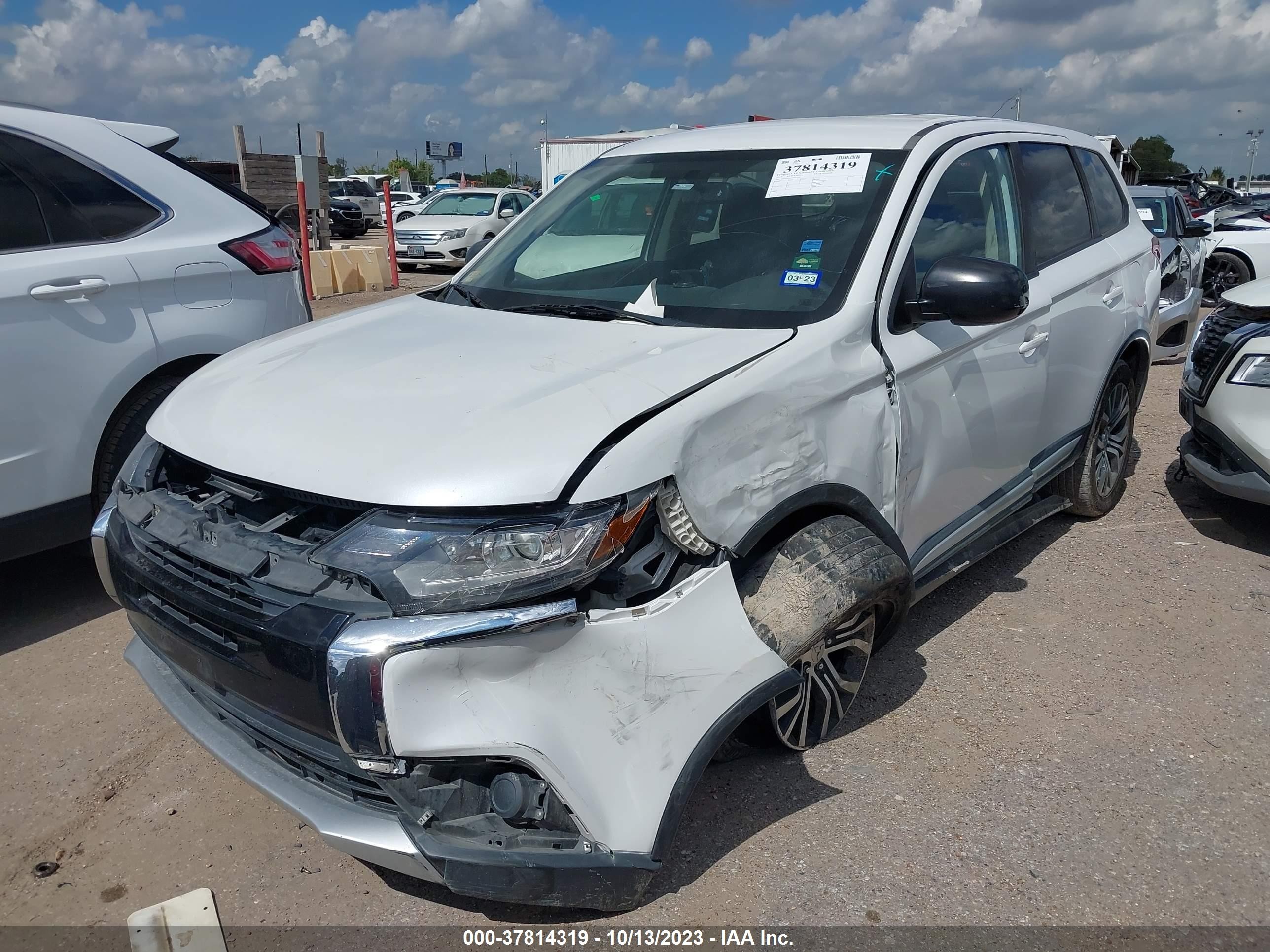 Photo 1 VIN: JA4AD2A35HZ017570 - MITSUBISHI OUTLANDER 