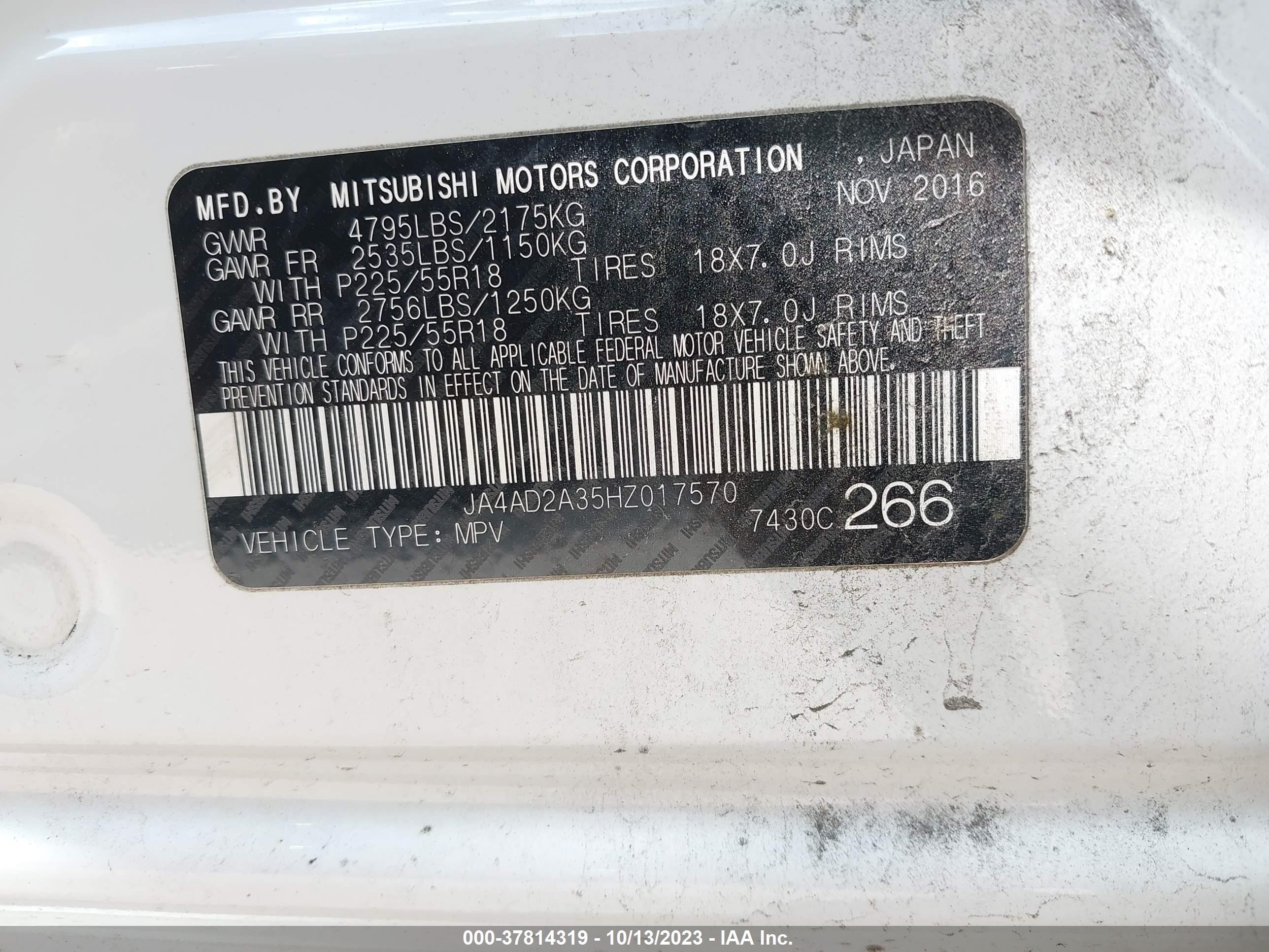 Photo 8 VIN: JA4AD2A35HZ017570 - MITSUBISHI OUTLANDER 