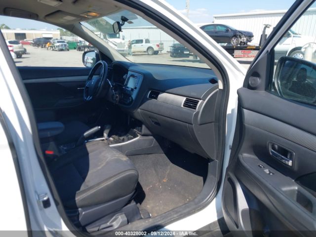 Photo 4 VIN: JA4AD2A35HZ052609 - MITSUBISHI OUTLANDER 