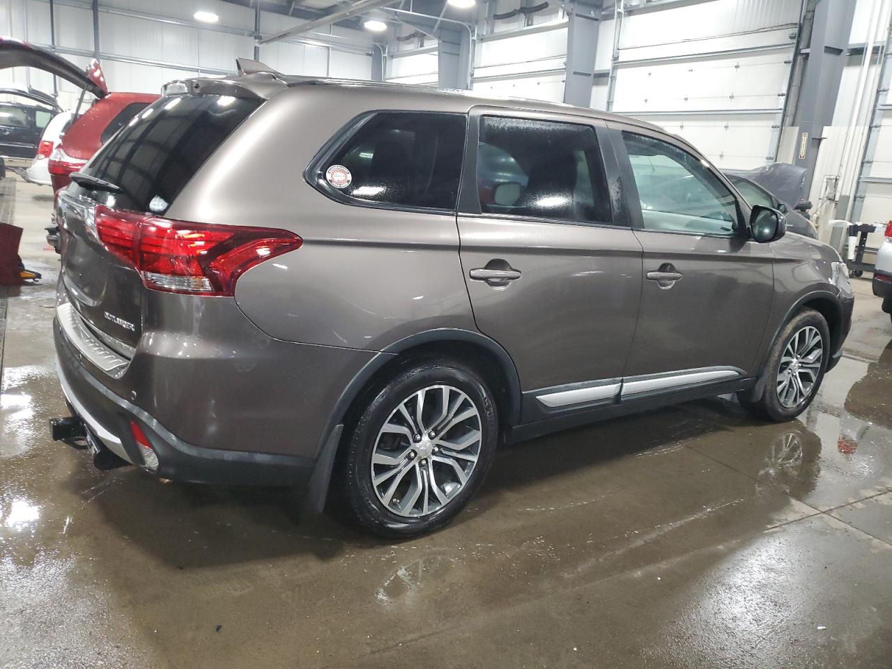 Photo 2 VIN: JA4AD2A35HZ053081 - MITSUBISHI OUTLANDER 