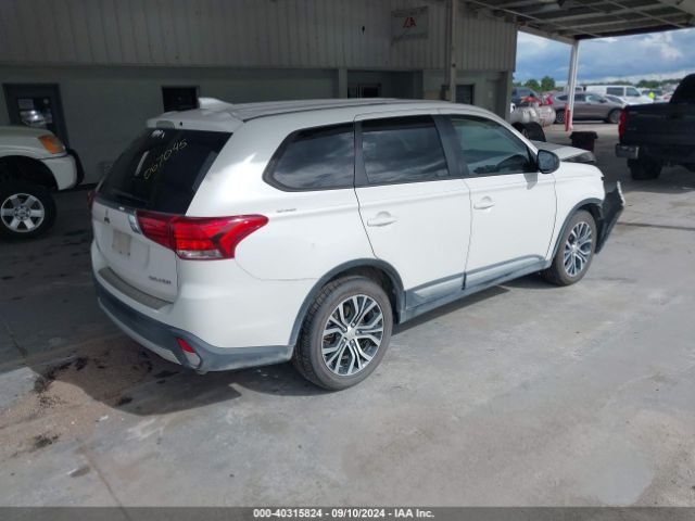 Photo 3 VIN: JA4AD2A35HZ067045 - MITSUBISHI OUTLANDER 