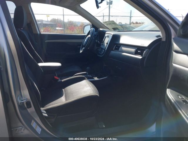 Photo 4 VIN: JA4AD2A35JJ001826 - MITSUBISHI OUTLANDER 