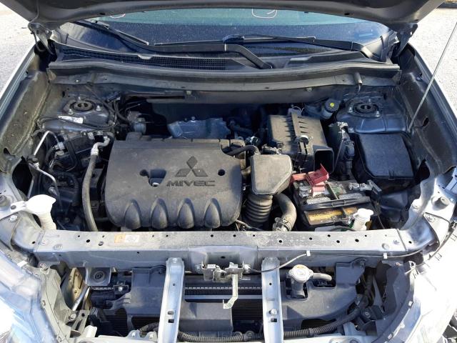 Photo 10 VIN: JA4AD2A35JJ002801 - MITSUBISHI OUTLANDER 