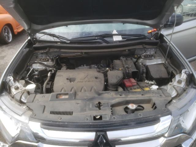 Photo 6 VIN: JA4AD2A35JZ061994 - MITSUBISHI OUTLANDER 