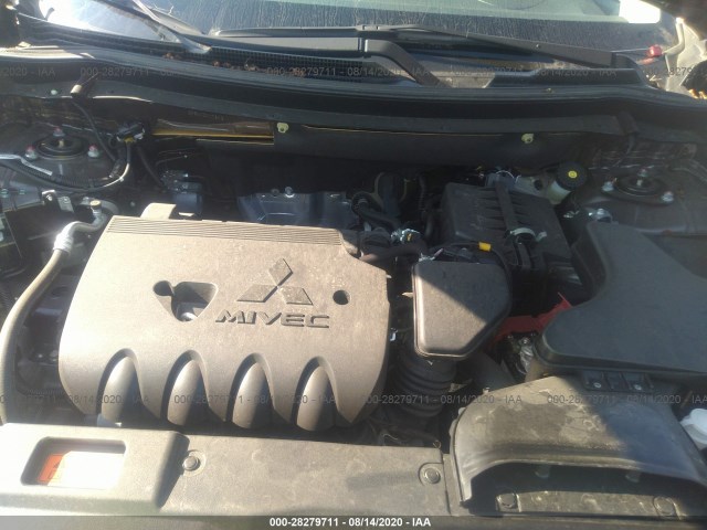 Photo 9 VIN: JA4AD2A35KZ017303 - MITSUBISHI OUTLANDER 