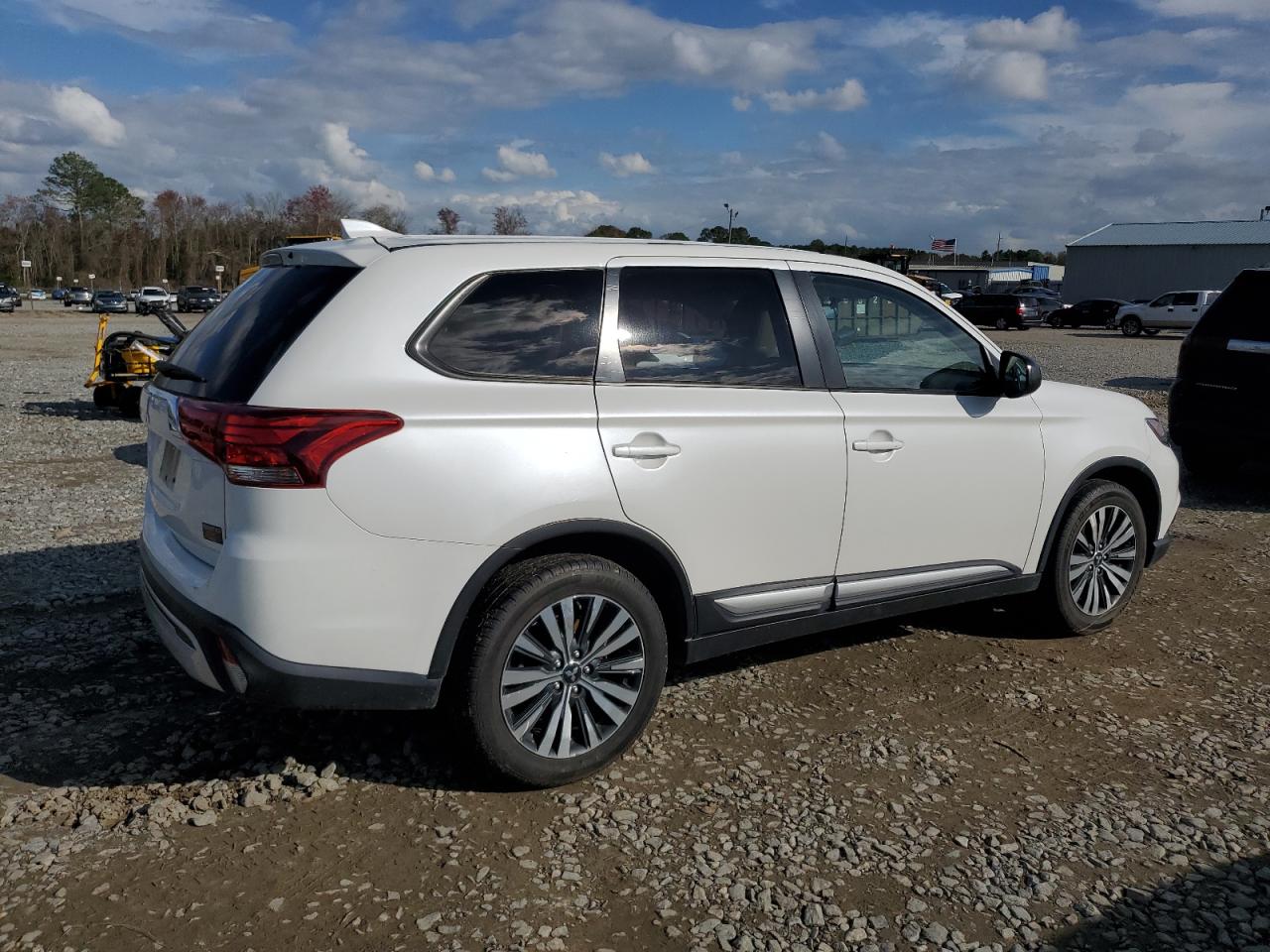 Photo 2 VIN: JA4AD2A35LZ010479 - MITSUBISHI OUTLANDER 