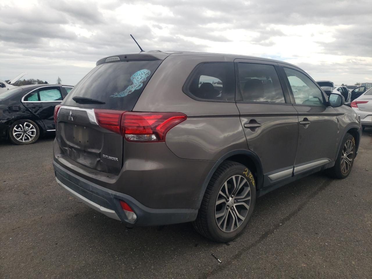 Photo 2 VIN: JA4AD2A36GZ050608 - MITSUBISHI OUTLANDER 