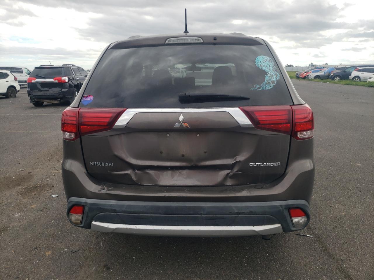 Photo 5 VIN: JA4AD2A36GZ050608 - MITSUBISHI OUTLANDER 