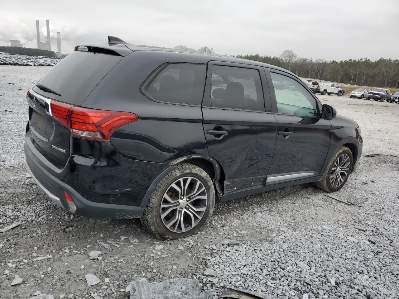 Photo 2 VIN: JA4AD2A36HZ000535 - MITSUBISHI OUTLANDER 