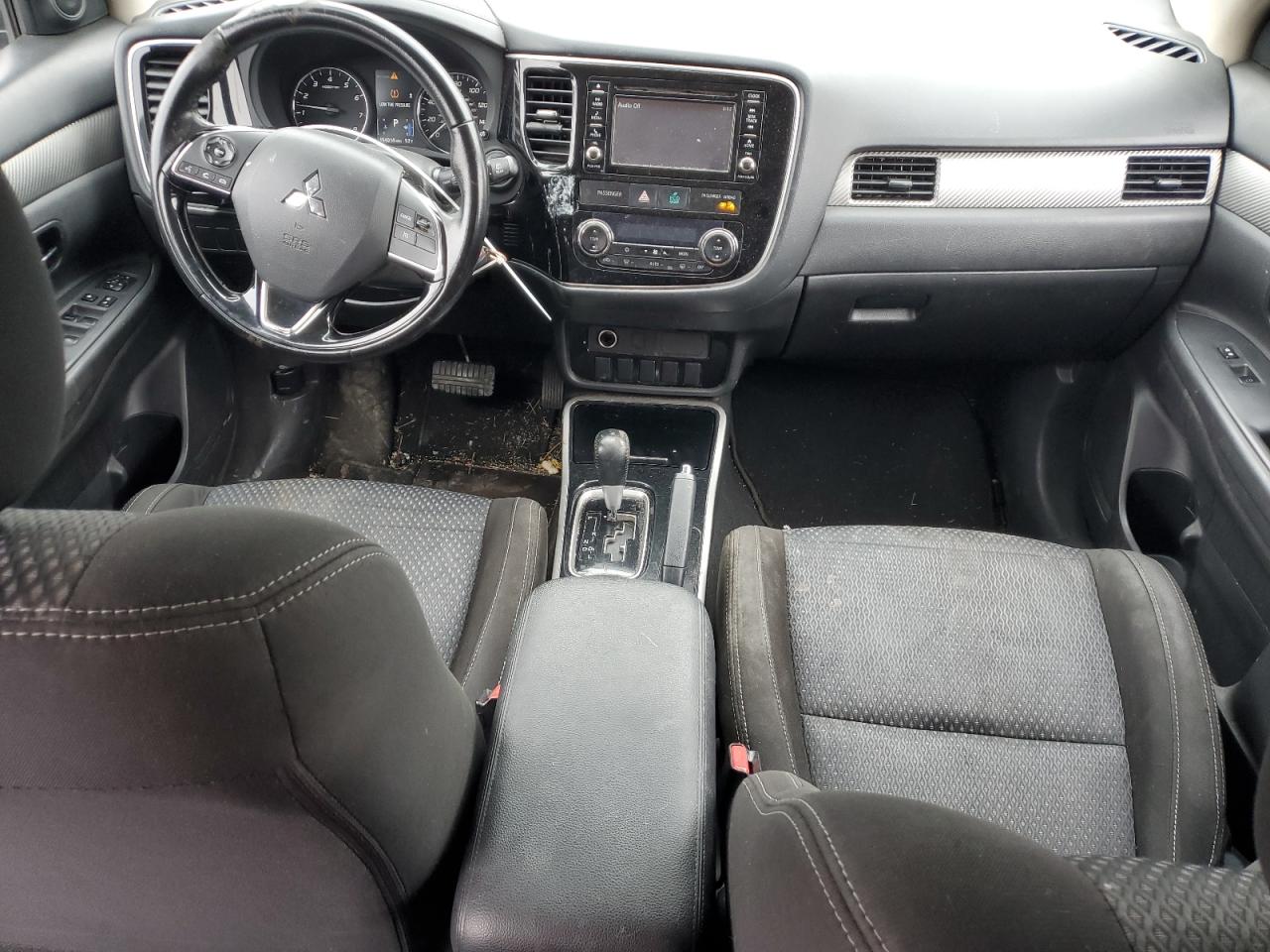 Photo 7 VIN: JA4AD2A36HZ000535 - MITSUBISHI OUTLANDER 