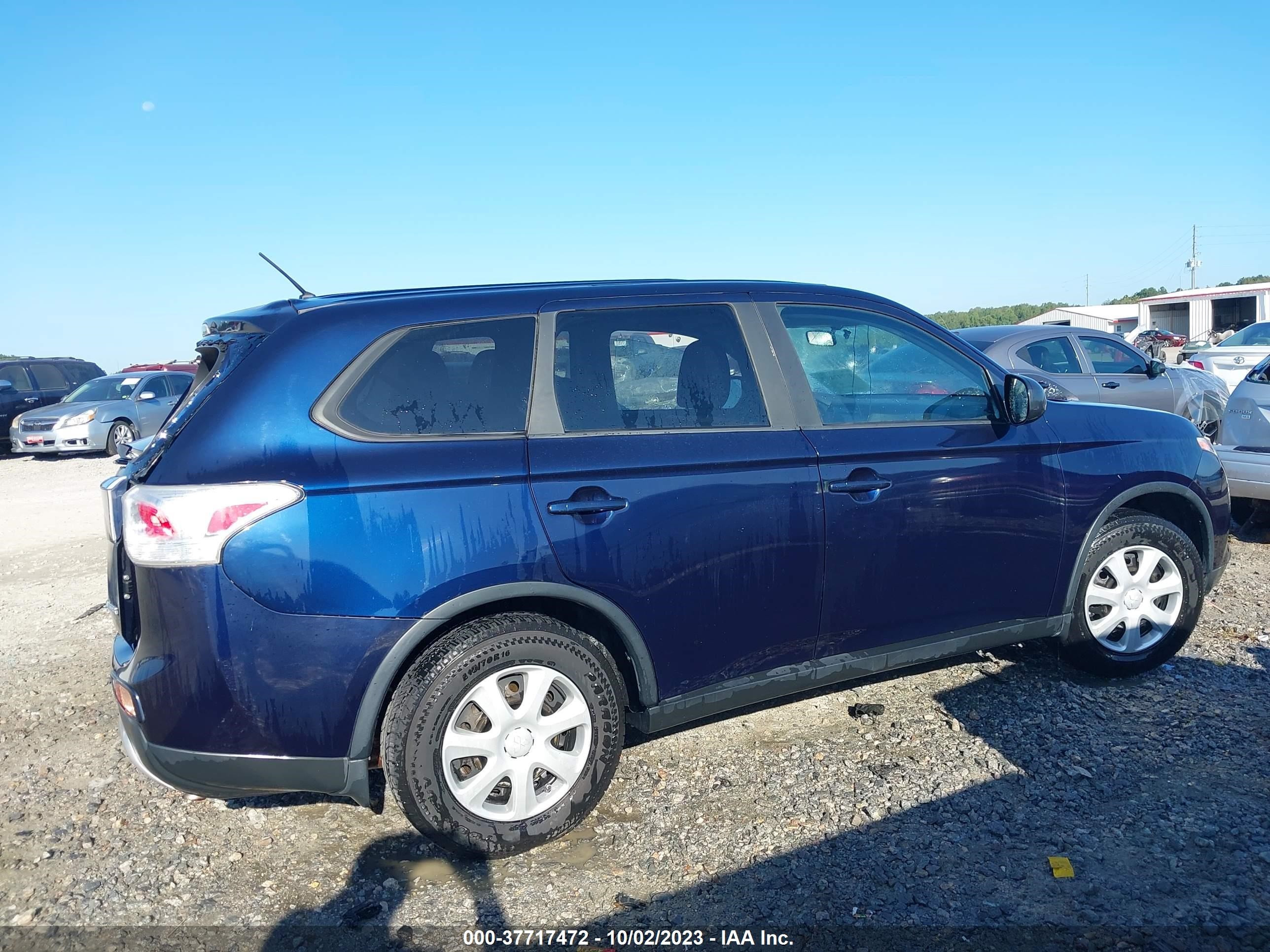 Photo 12 VIN: JA4AD2A37FZ004946 - MITSUBISHI OUTLANDER 