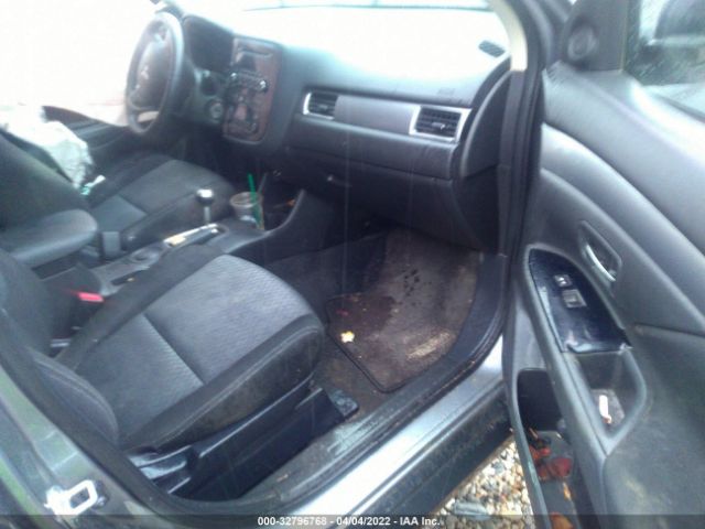 Photo 4 VIN: JA4AD2A37FZ009788 - MITSUBISHI OUTLANDER 