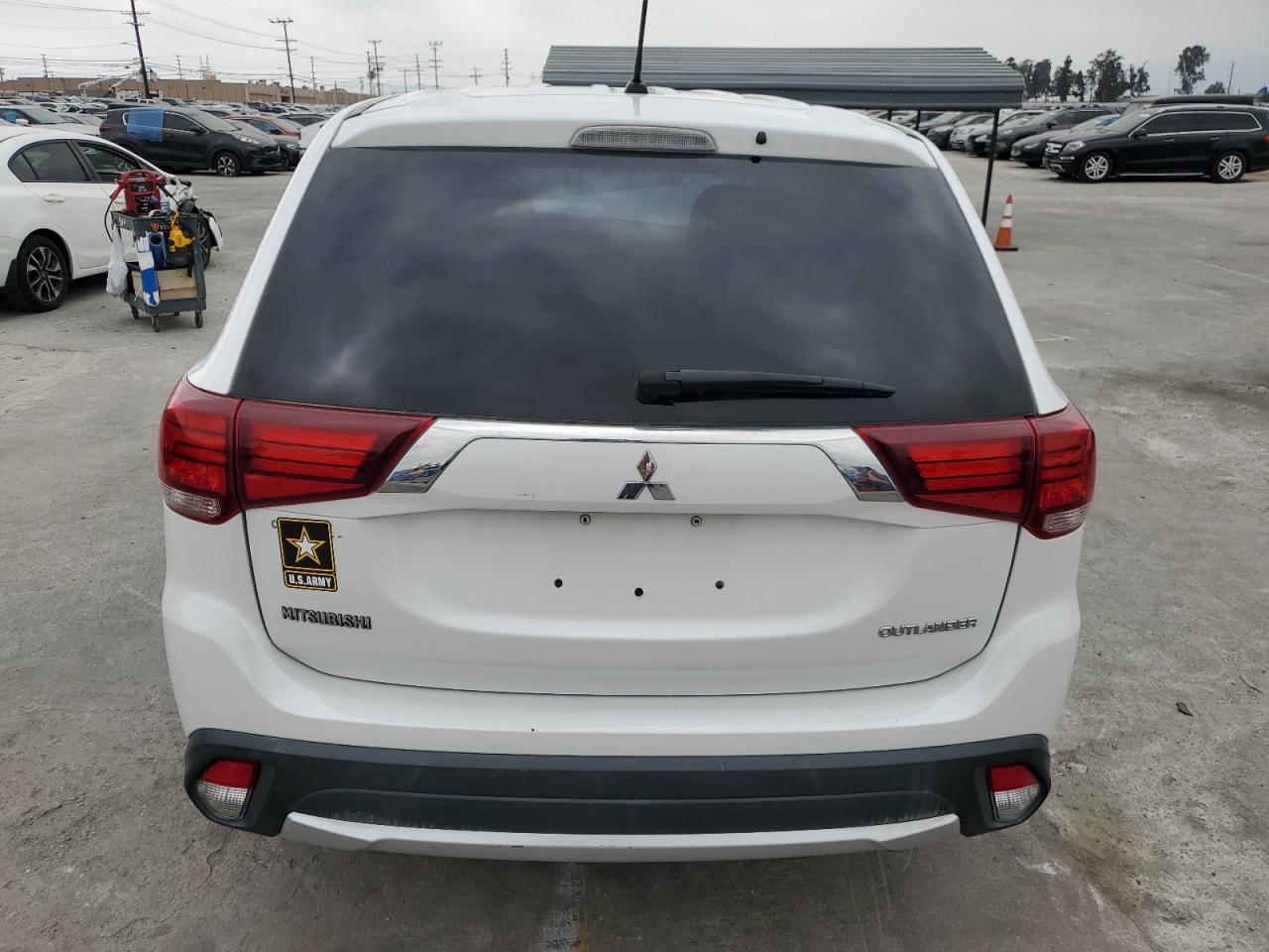 Photo 5 VIN: JA4AD2A38GZ035754 - MITSUBISHI OUTLANDER 