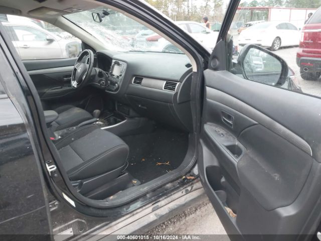 Photo 4 VIN: JA4AD2A38HZ067105 - MITSUBISHI OUTLANDER 