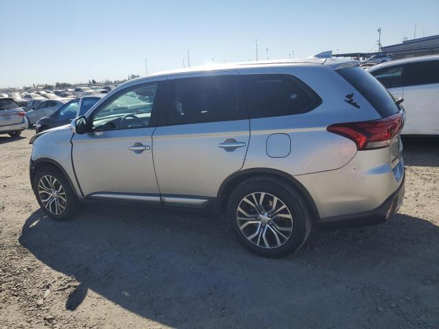 Photo 1 VIN: JA4AD2A38JZ015575 - MITSUBISHI OUTLANDER 