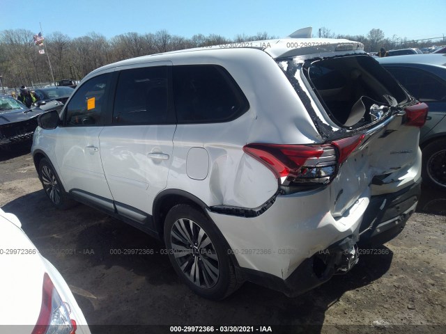 Photo 2 VIN: JA4AD2A38KZ013407 - MITSUBISHI OUTLANDER 