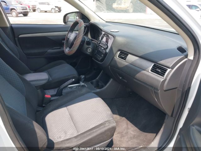 Photo 4 VIN: JA4AD2A39EZ010553 - MITSUBISHI OUTLANDER 