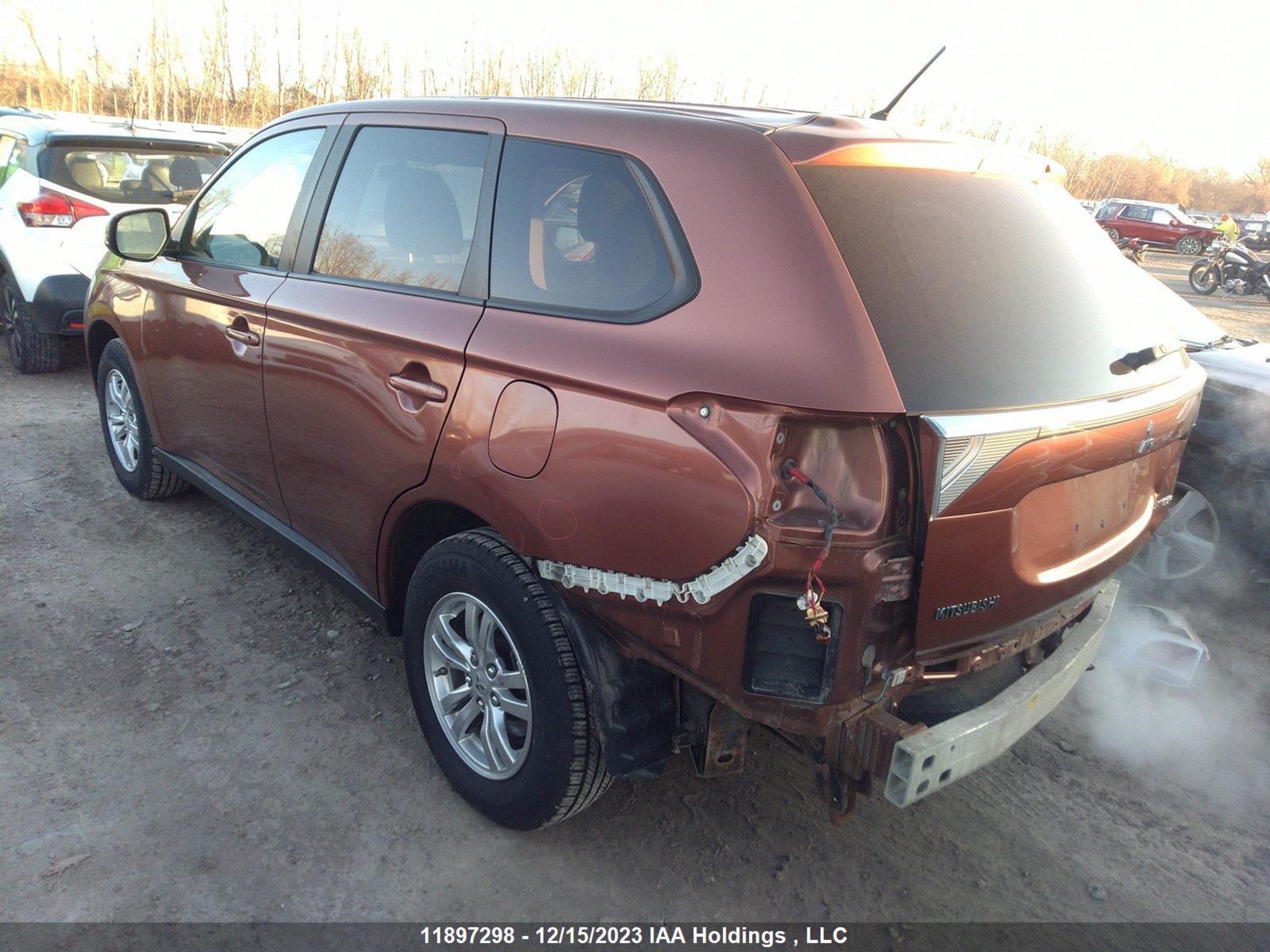 Photo 2 VIN: JA4AD2A39EZ601854 - MITSUBISHI OUTLANDER 