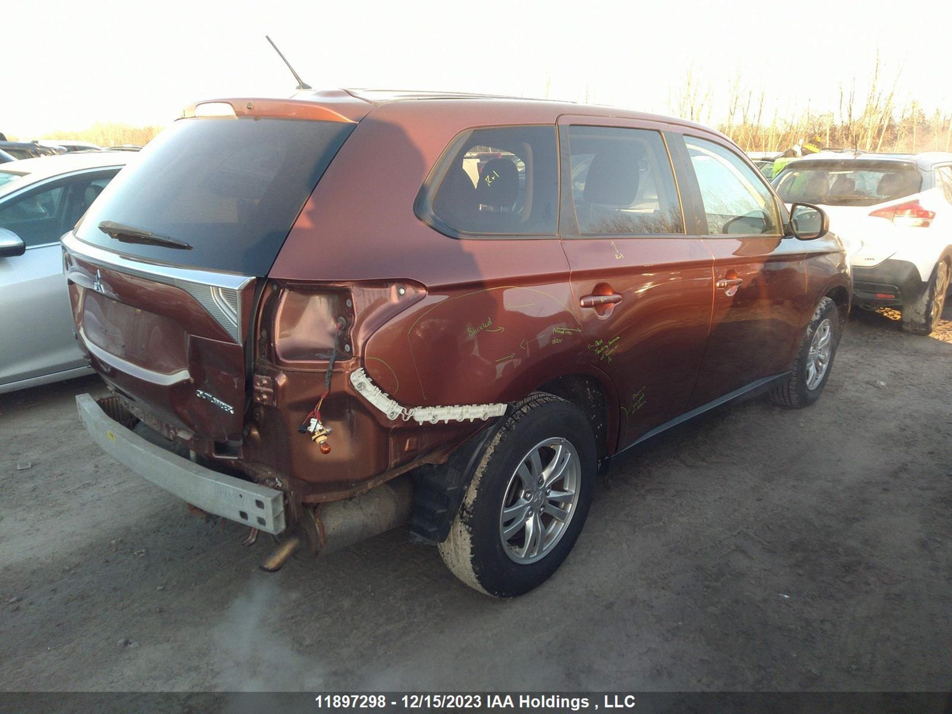 Photo 3 VIN: JA4AD2A39EZ601854 - MITSUBISHI OUTLANDER 