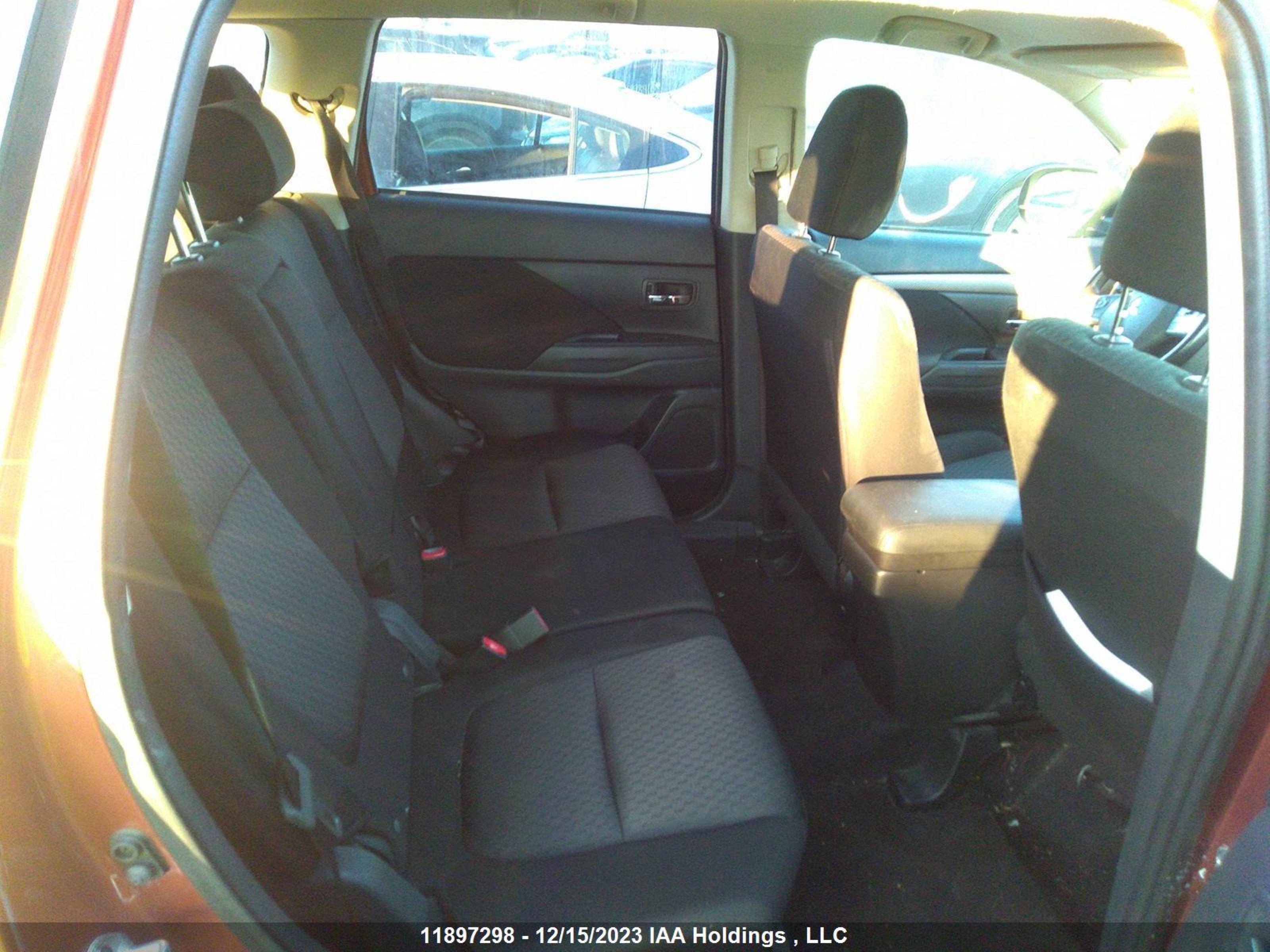 Photo 7 VIN: JA4AD2A39EZ601854 - MITSUBISHI OUTLANDER 