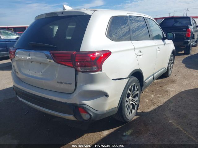 Photo 3 VIN: JA4AD2A39HZ044268 - MITSUBISHI OUTLANDER 