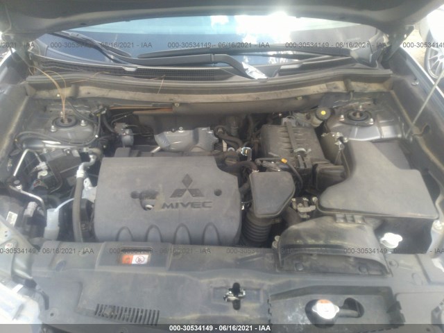 Photo 9 VIN: JA4AD2A39JJ002591 - MITSUBISHI OUTLANDER 