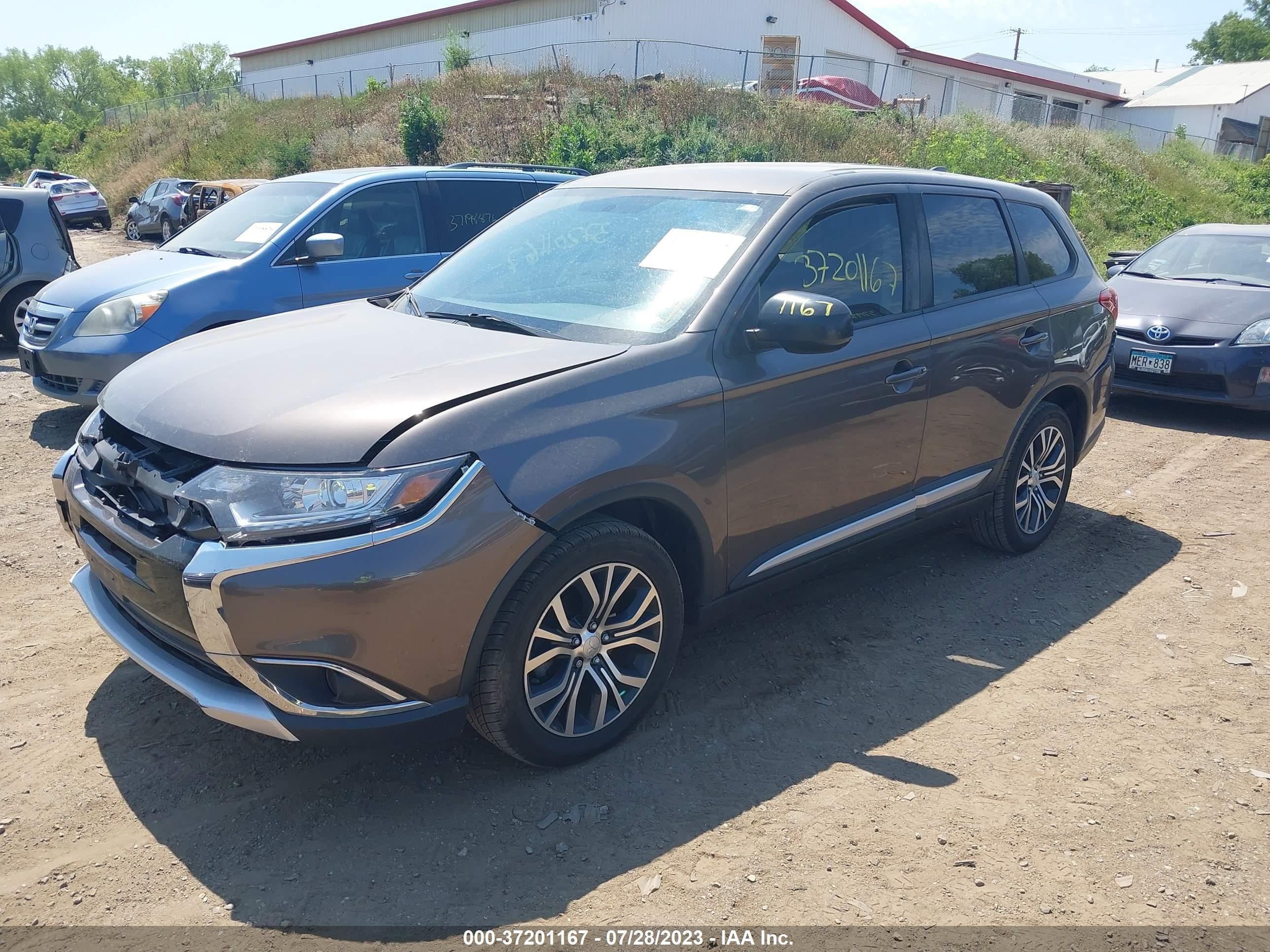 Photo 1 VIN: JA4AD2A39JZ063781 - MITSUBISHI OUTLANDER 