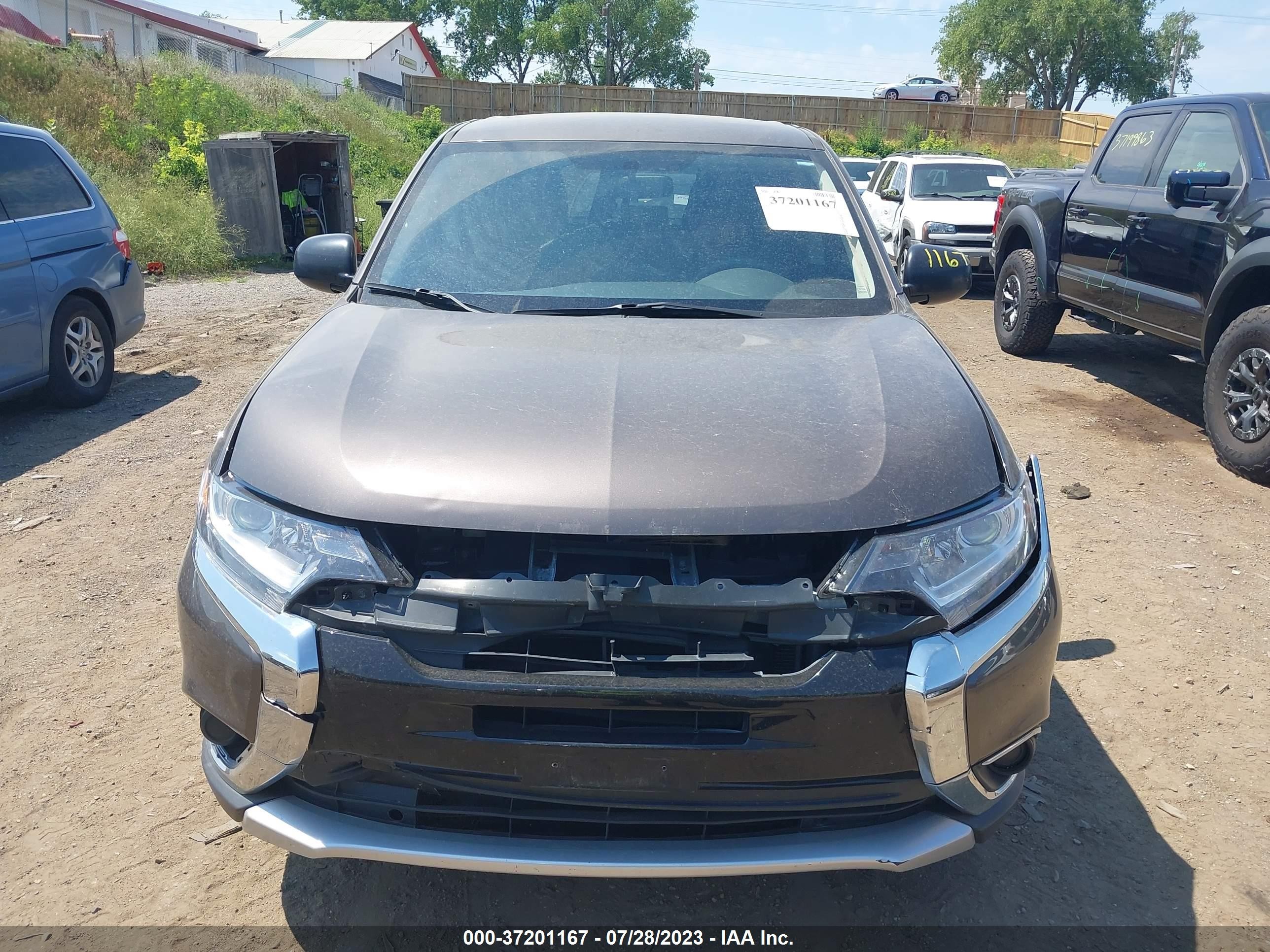 Photo 5 VIN: JA4AD2A39JZ063781 - MITSUBISHI OUTLANDER 