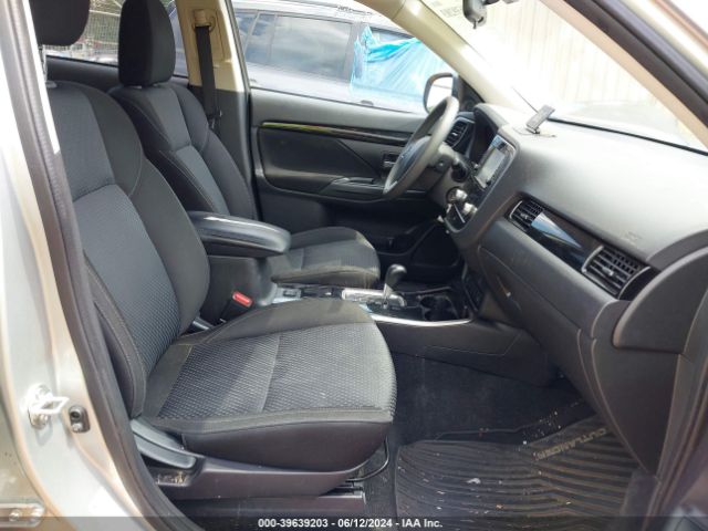 Photo 4 VIN: JA4AD2A39LZ048085 - MITSUBISHI OUTLANDER 