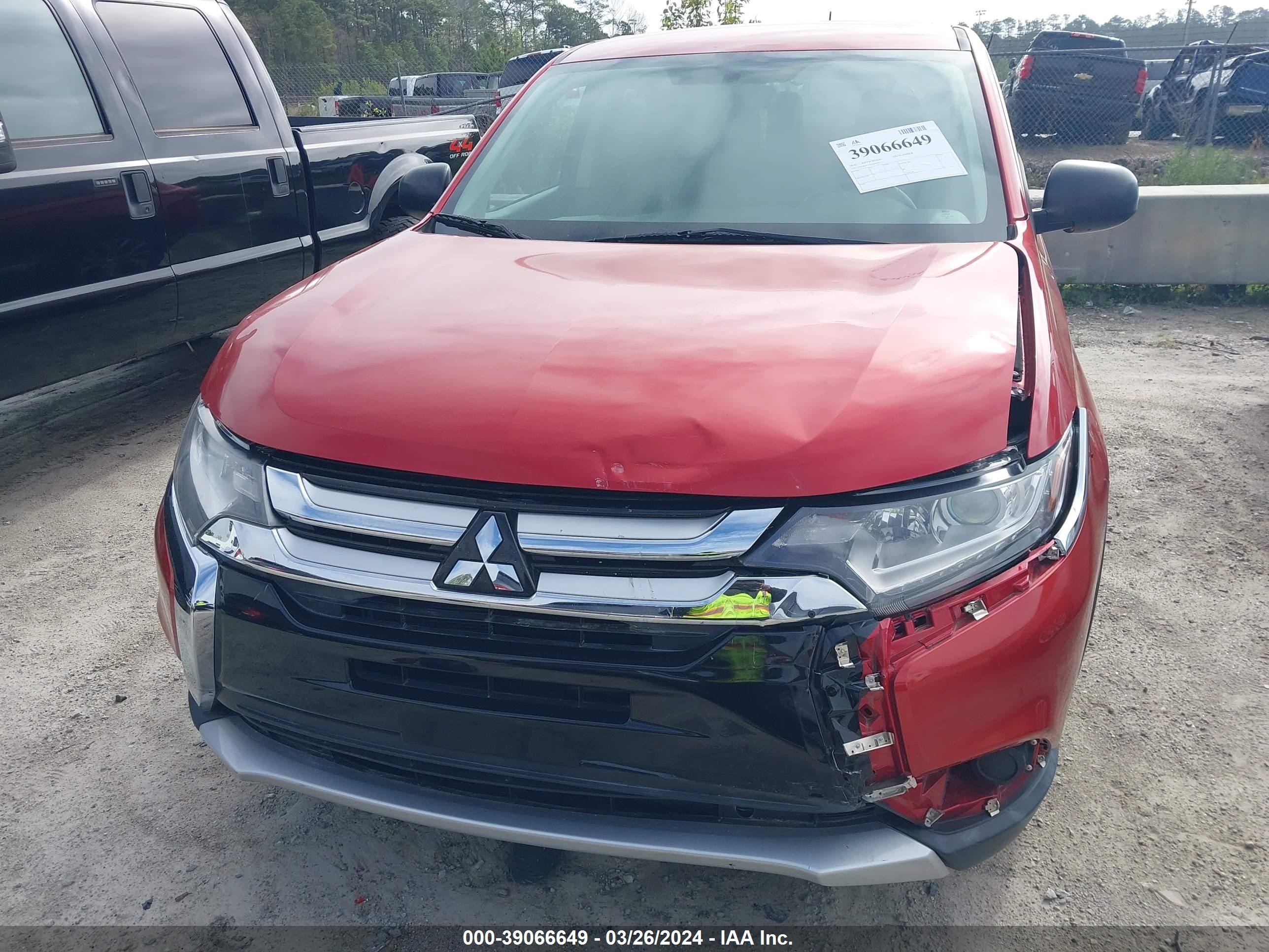 Photo 5 VIN: JA4AD2A3XGZ053074 - MITSUBISHI OUTLANDER 