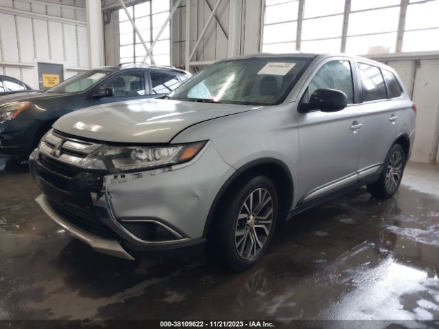 Photo 1 VIN: JA4AD2A3XHZ049687 - MITSUBISHI OUTLANDER 