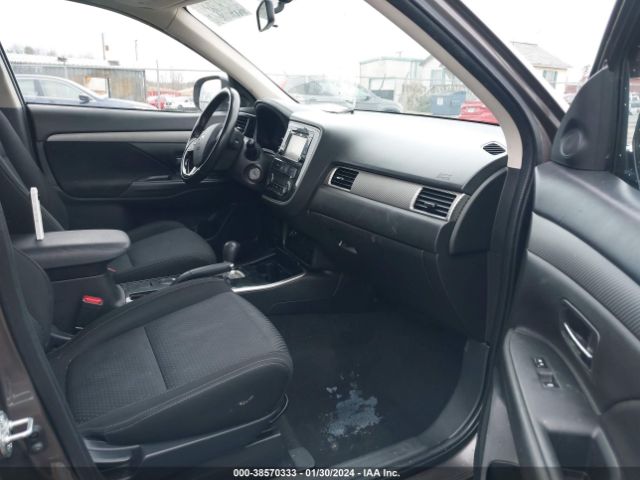 Photo 4 VIN: JA4AD2A3XHZ054257 - MITSUBISHI OUTLANDER 