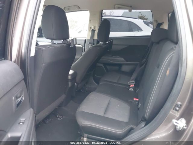 Photo 7 VIN: JA4AD2A3XHZ054257 - MITSUBISHI OUTLANDER 