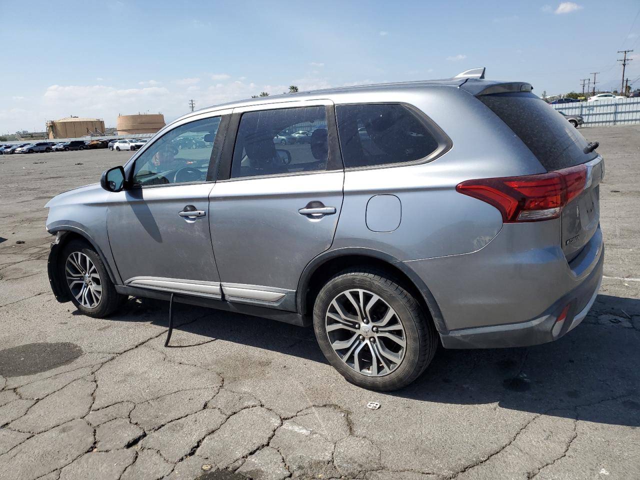 Photo 1 VIN: JA4AD2A3XHZ064397 - MITSUBISHI OUTLANDER 