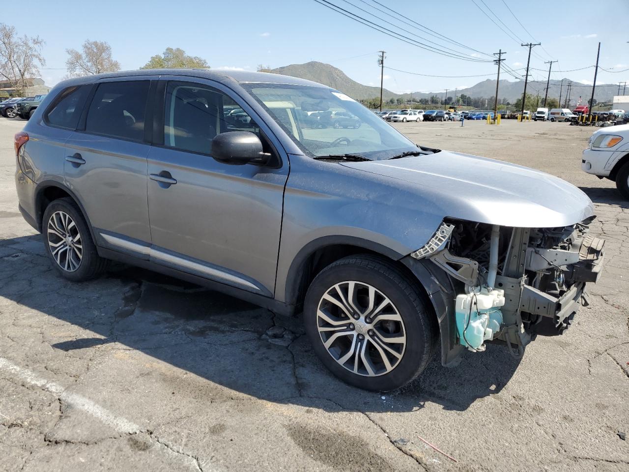 Photo 3 VIN: JA4AD2A3XHZ064397 - MITSUBISHI OUTLANDER 