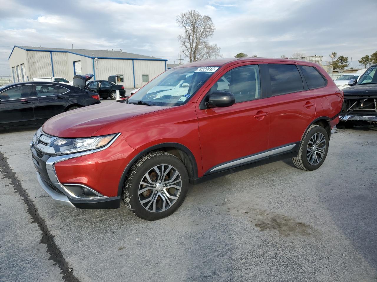 Photo 1 VIN: JA4AD2A3XHZ068143 - MITSUBISHI OUTLANDER 