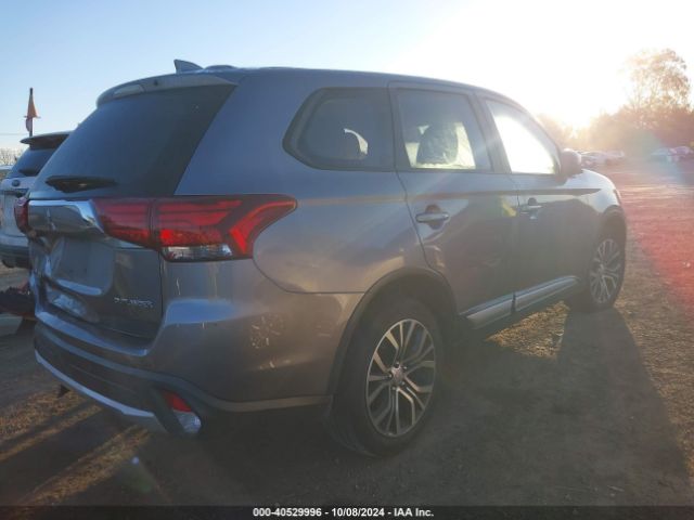 Photo 3 VIN: JA4AD2A3XJJ002597 - MITSUBISHI OUTLANDER 