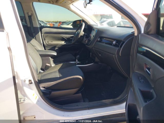 Photo 4 VIN: JA4AD2A3XKZ006880 - MITSUBISHI OUTLANDER 