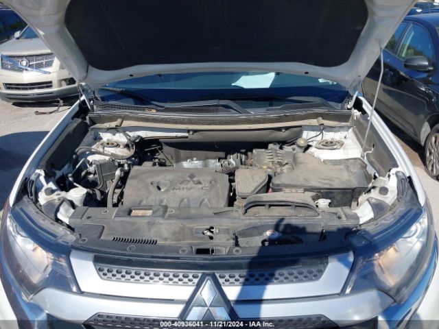 Photo 9 VIN: JA4AD2A3XKZ006880 - MITSUBISHI OUTLANDER 