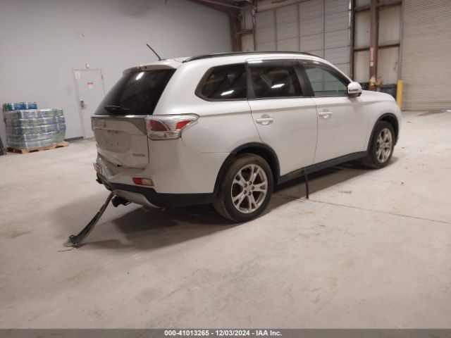 Photo 3 VIN: JA4AD3A30FZ013333 - MITSUBISHI OUTLANDER 